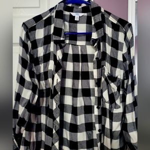 Black and white  Plad button down